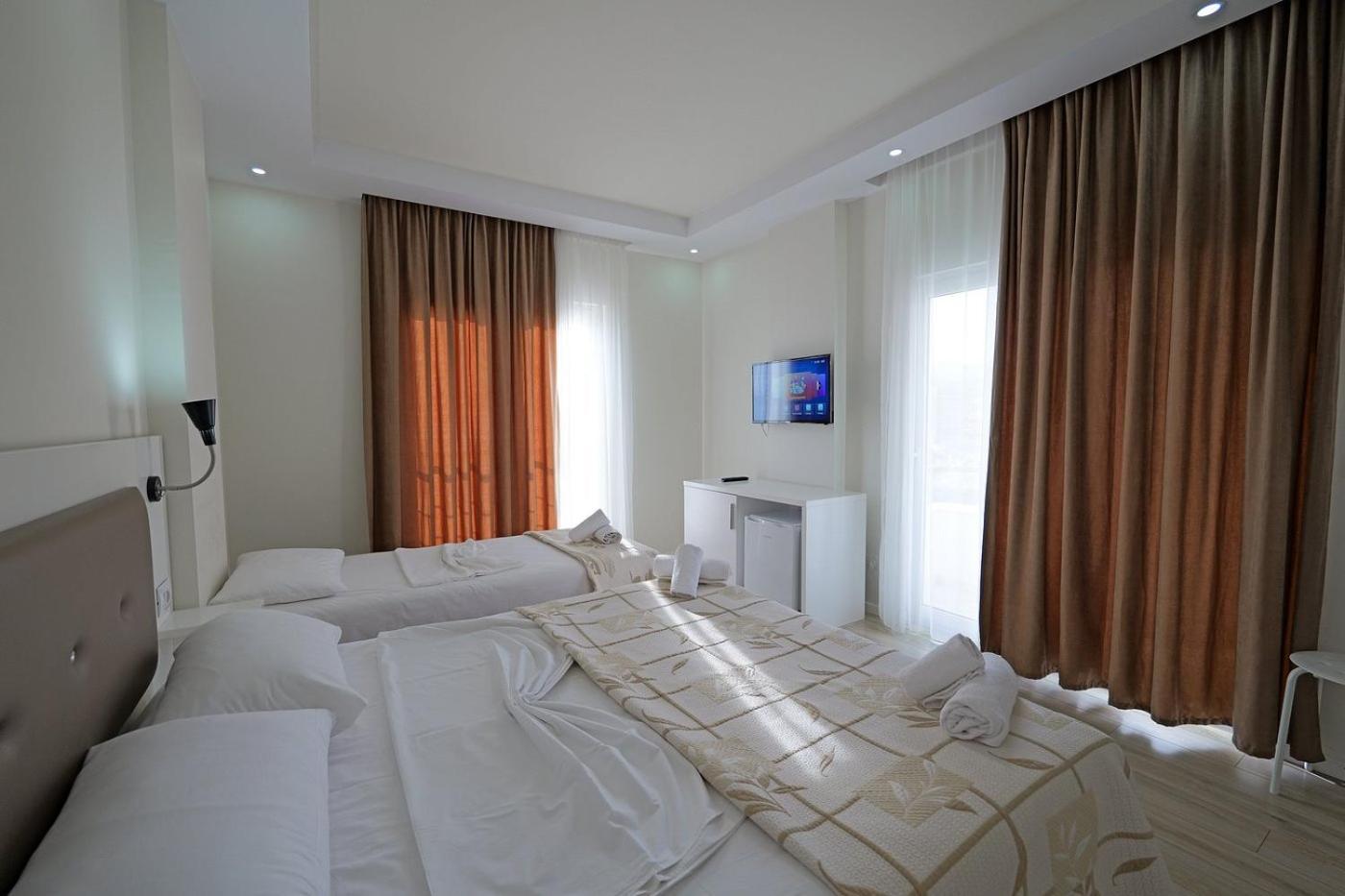 Helia Seaside Hotel Saranda Dış mekan fotoğraf