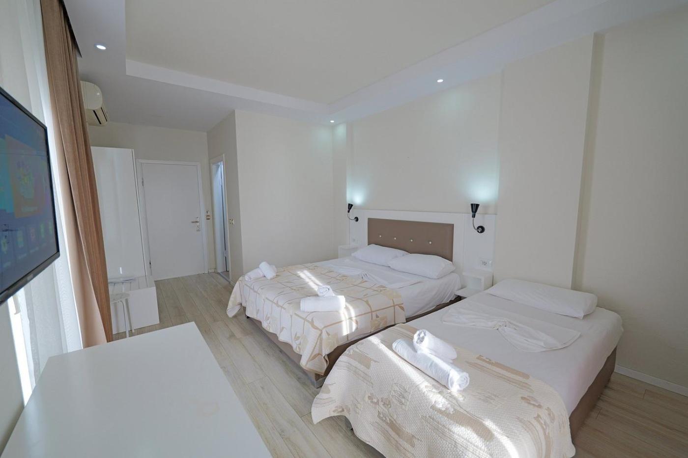 Helia Seaside Hotel Saranda Dış mekan fotoğraf