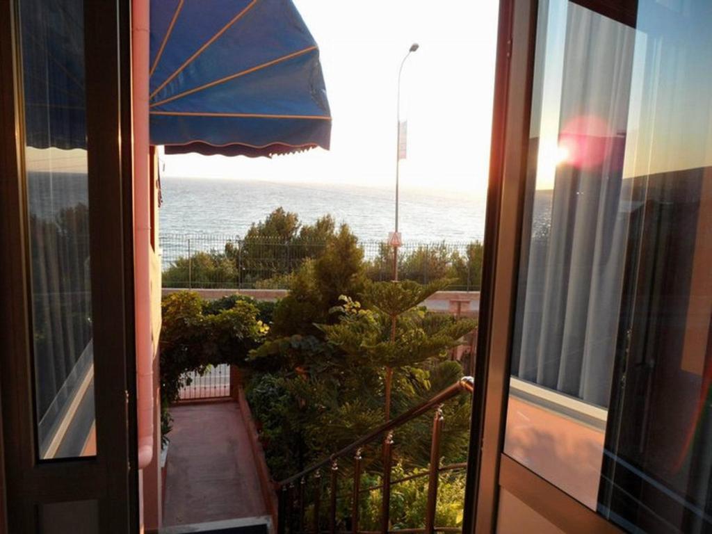Helia Seaside Hotel Saranda Dış mekan fotoğraf