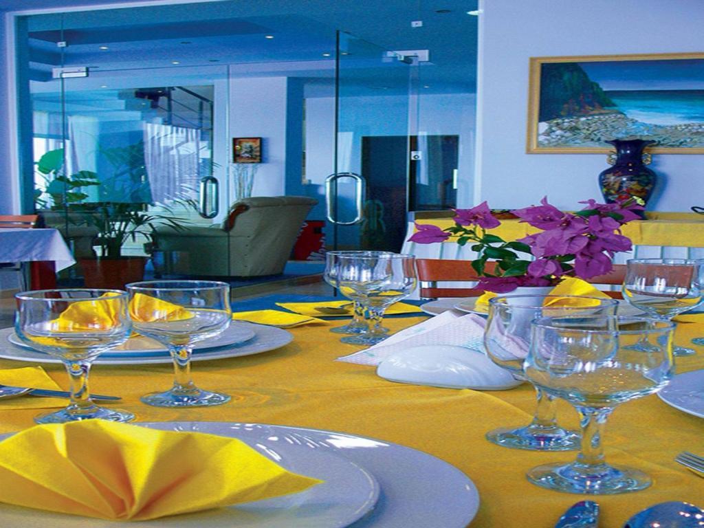 Helia Seaside Hotel Saranda Dış mekan fotoğraf