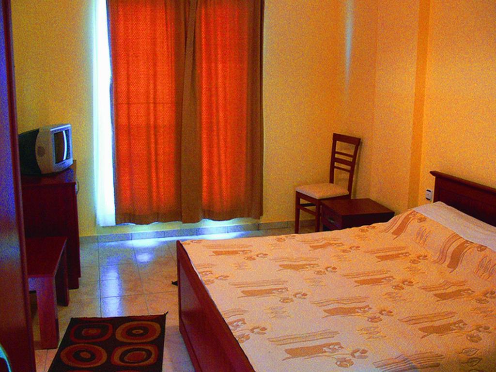 Helia Seaside Hotel Saranda Oda fotoğraf
